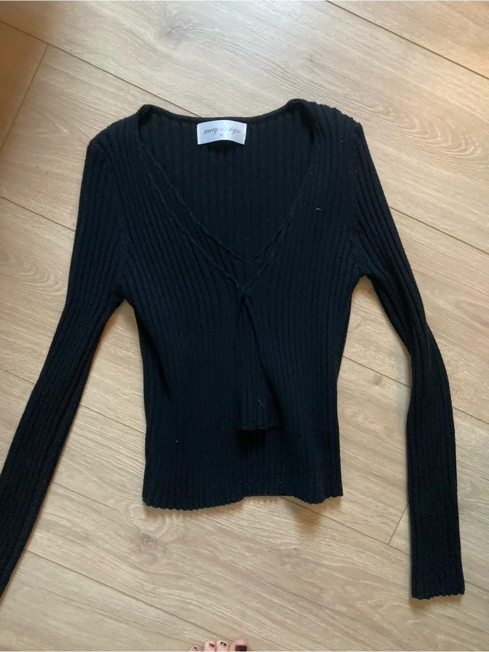 Black Ribbed V-Neck - Picture 1 of 2